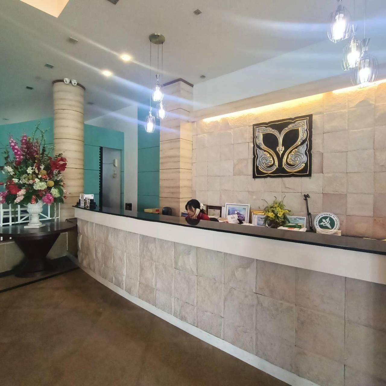 Mayflower Grande Hotel Phitsanulok Exterior photo