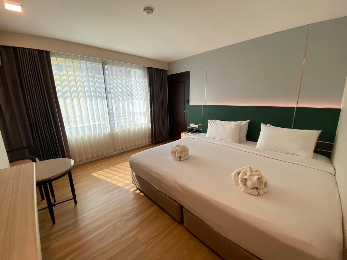 Mayflower Grande Hotel Phitsanulok Exterior photo