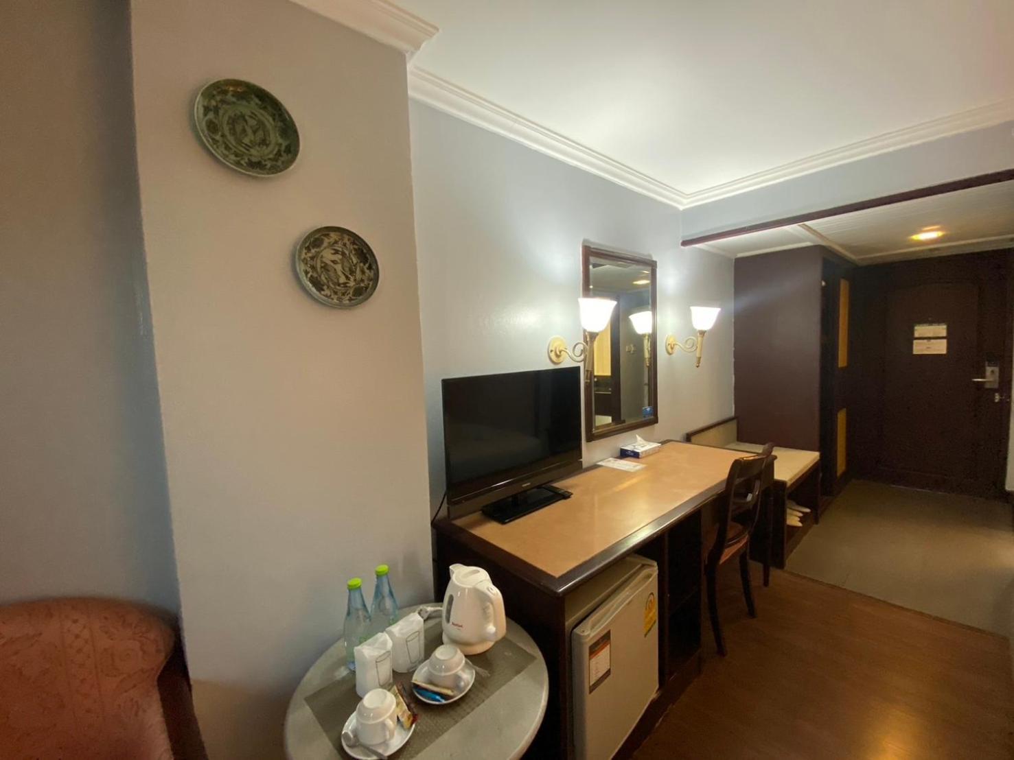 Mayflower Grande Hotel Phitsanulok Exterior photo