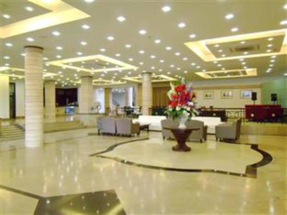 Mayflower Grande Hotel Phitsanulok Exterior photo